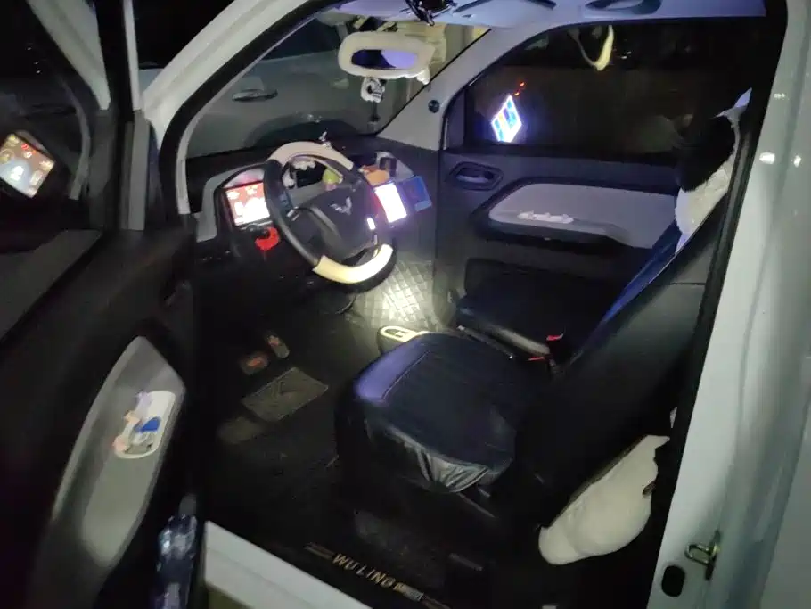 Wuling MINIEV — миниатюра 9