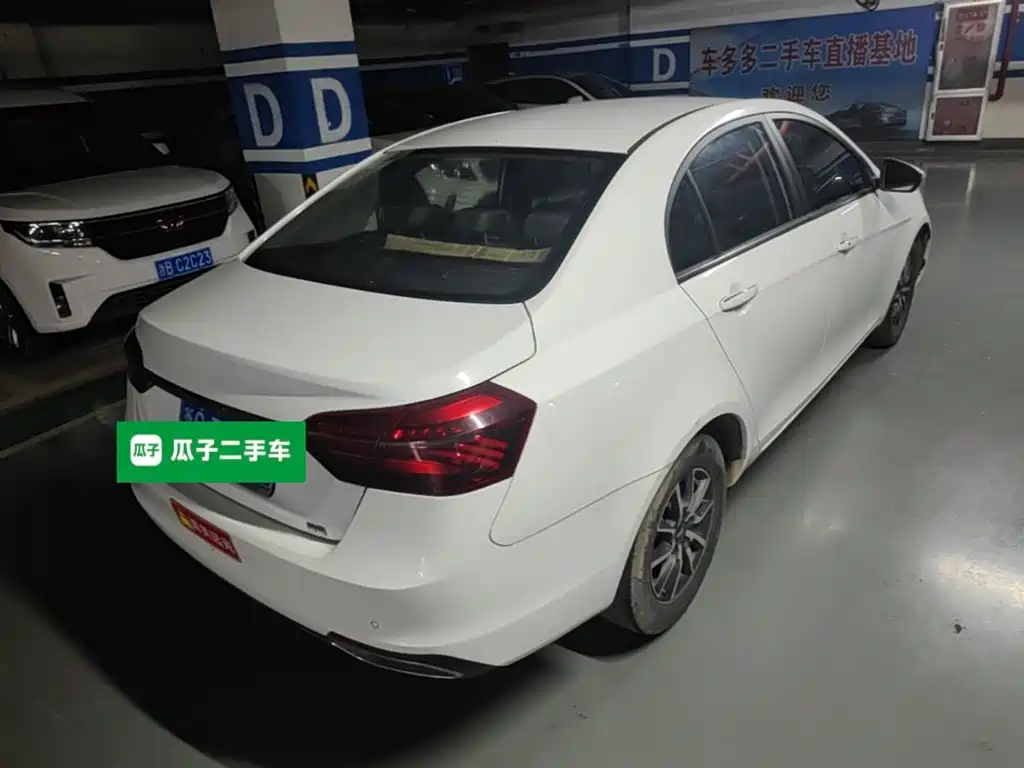 Geely Emgrand — миниатюра 7