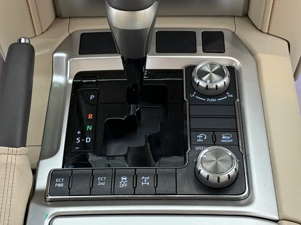 Toyota Land Cruiser 2018 4.0L AT