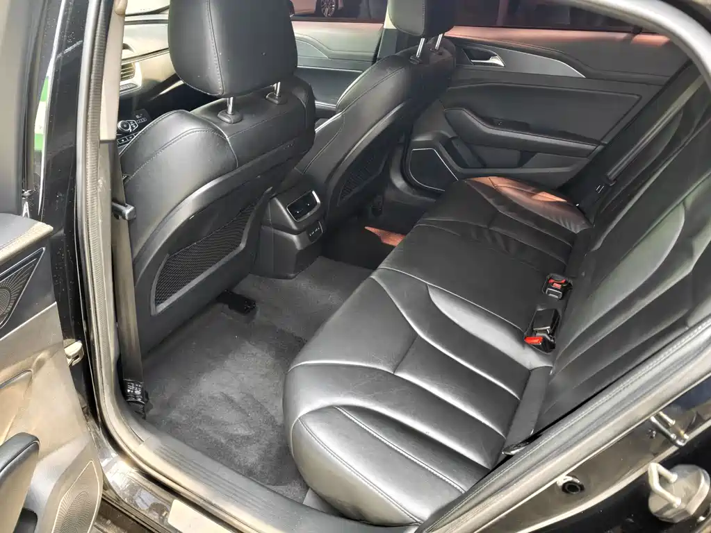 Hongqi Hongqi H5 — миниатюра 10