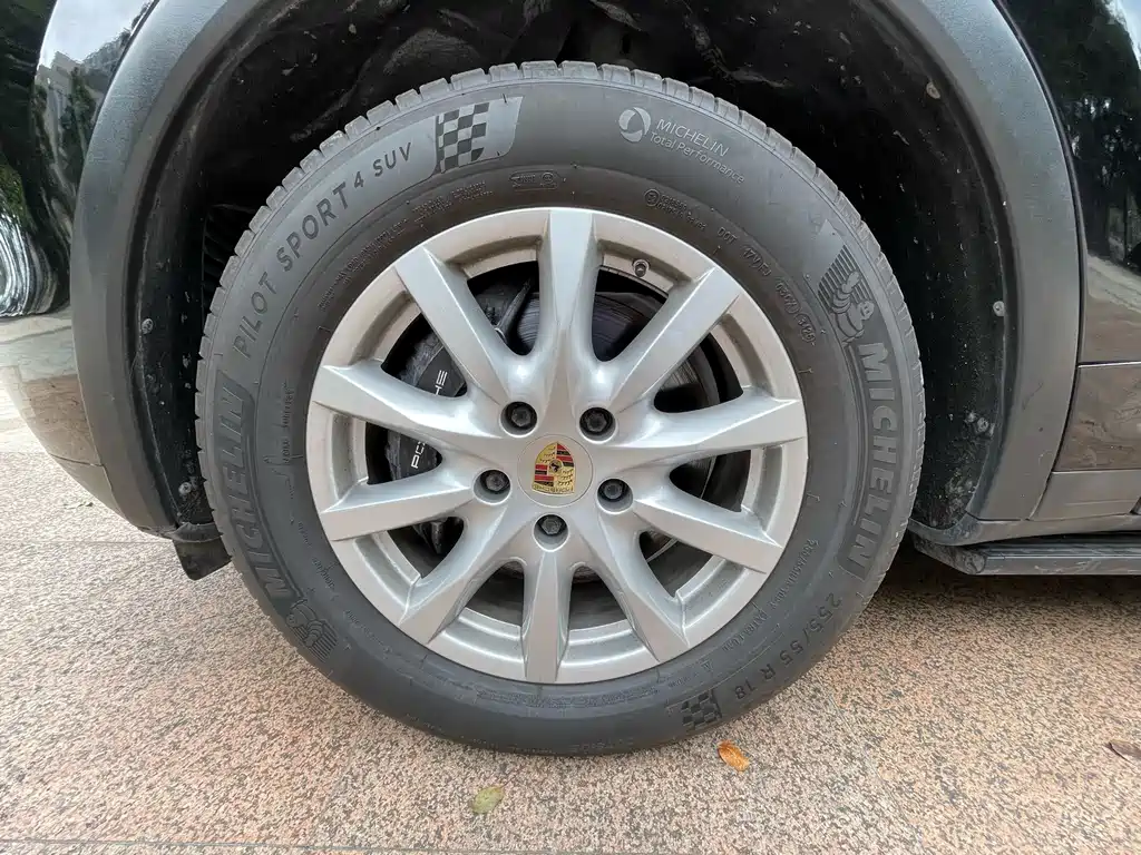 Porsche Cayenne — миниатюра 22