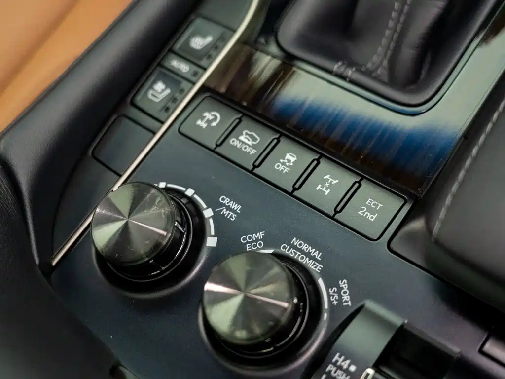 Lexus LX — миниатюра 21