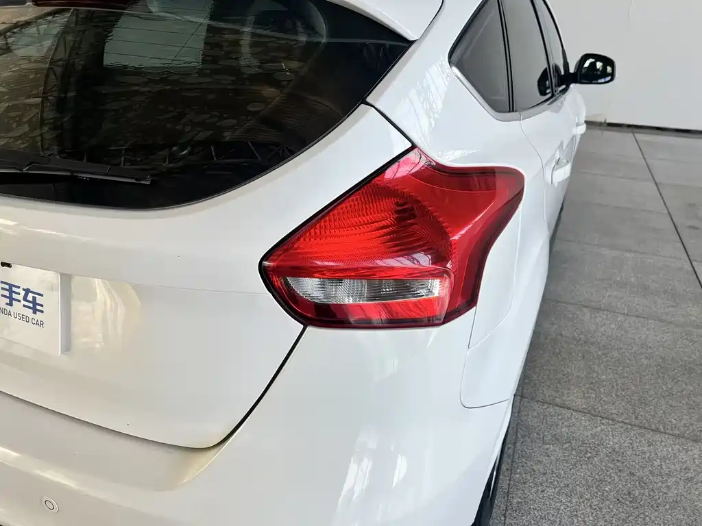 Ford Focus — миниатюра 12