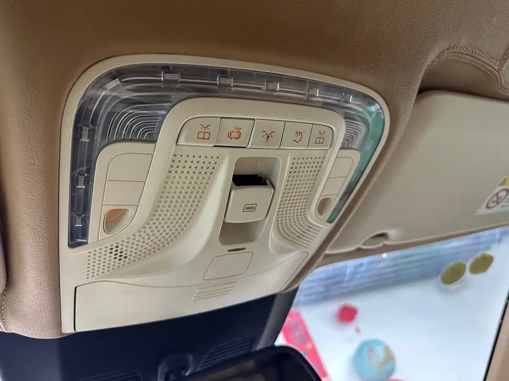 Mercedes-Benz V-Class V 260 L Premium Extended Edition, фото 23