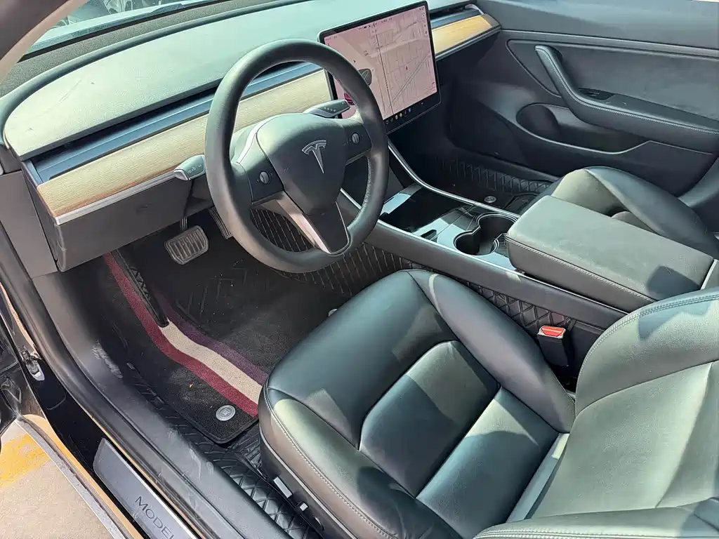 Tesla Model 3 — миниатюра 9