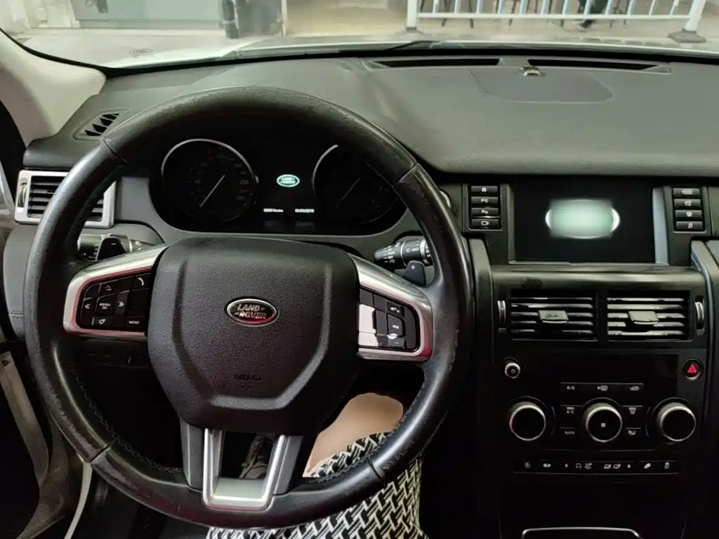 Land Rover Discovery Sport — миниатюра 10