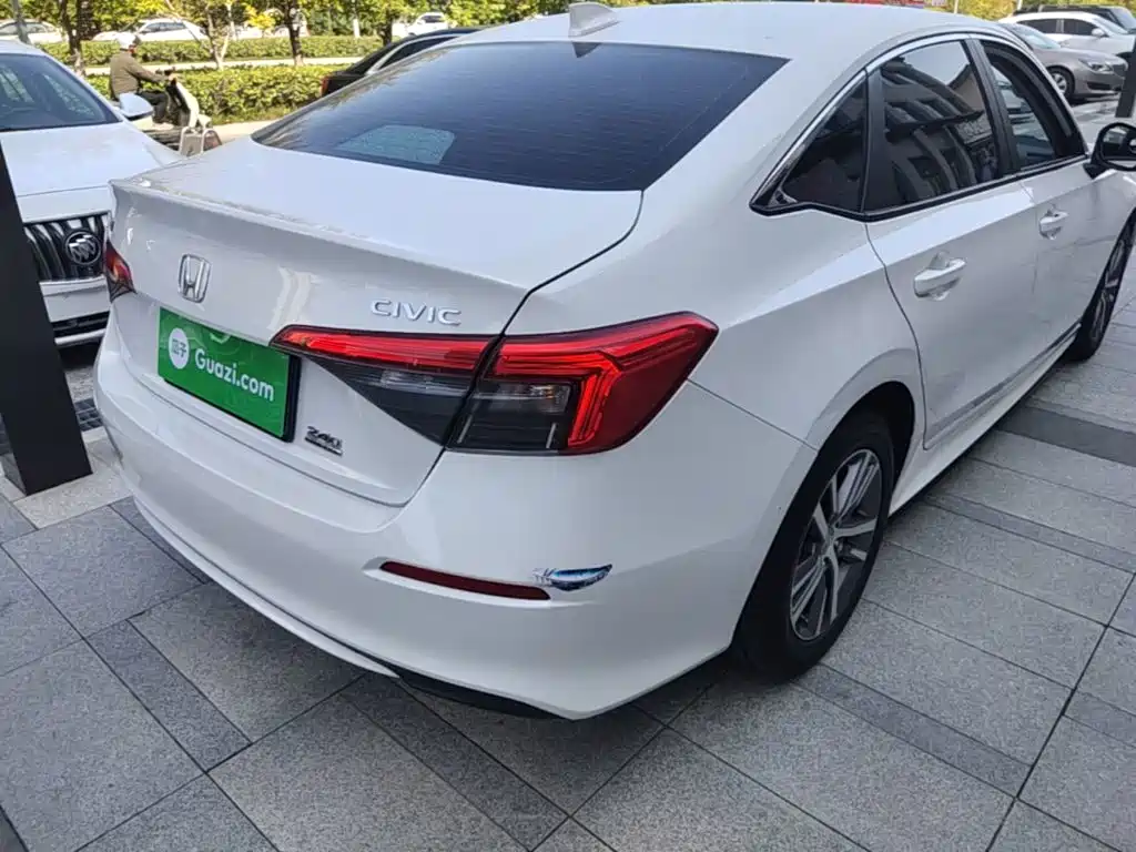 Honda Civic — миниатюра 8