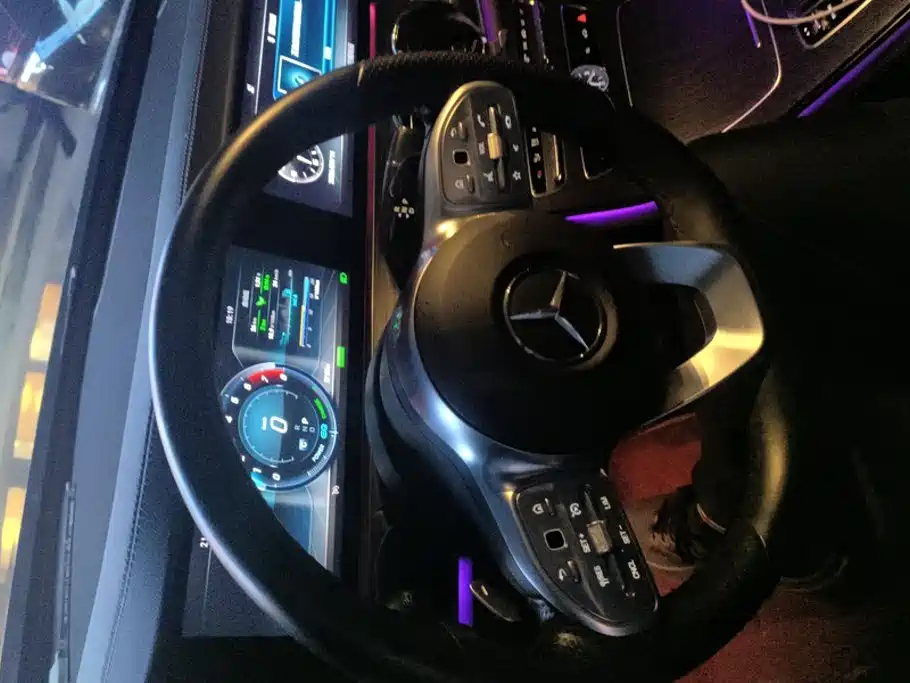 Mercedes-Benz E-Class — миниатюра 15
