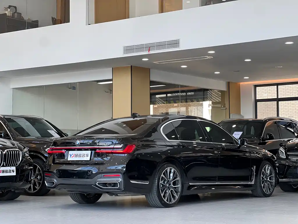 BMW 7 Series — миниатюра 3