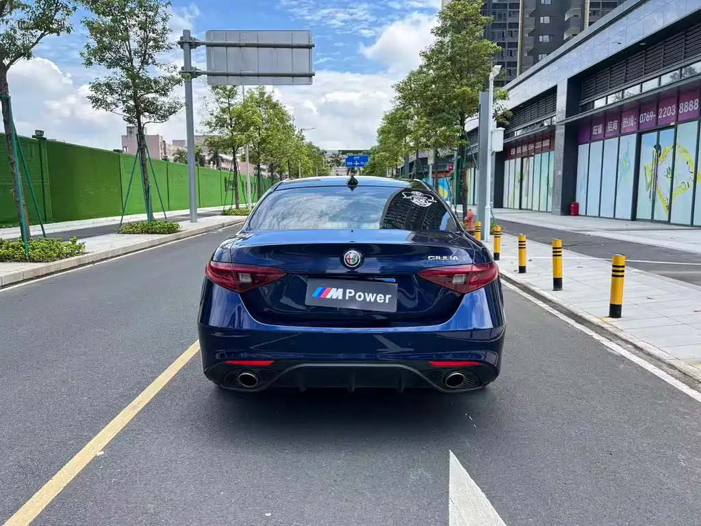 Alfa Romeo Giulia — миниатюра 8