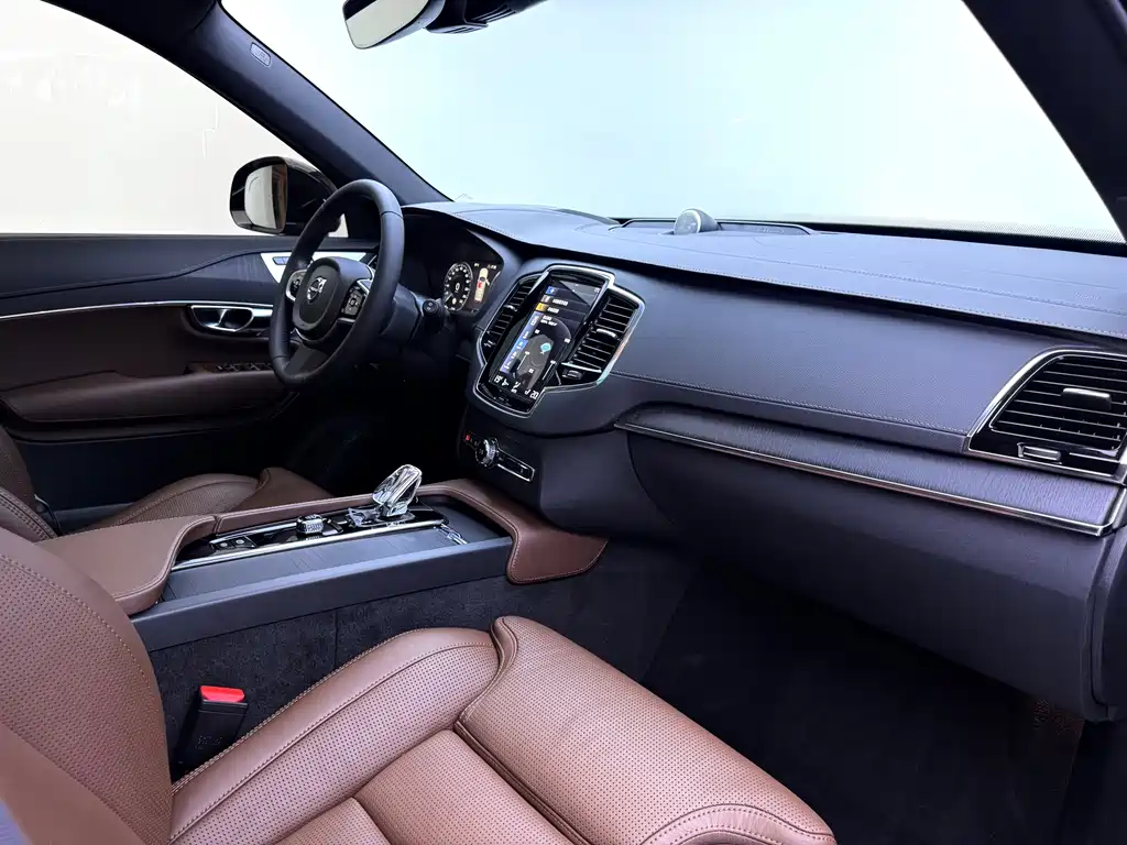 Volvo XC90 — миниатюра 14