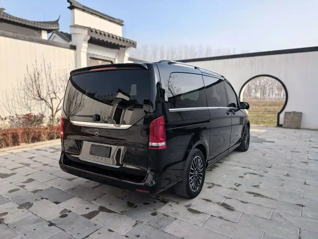 MERCEDES-BENZ V CLASS