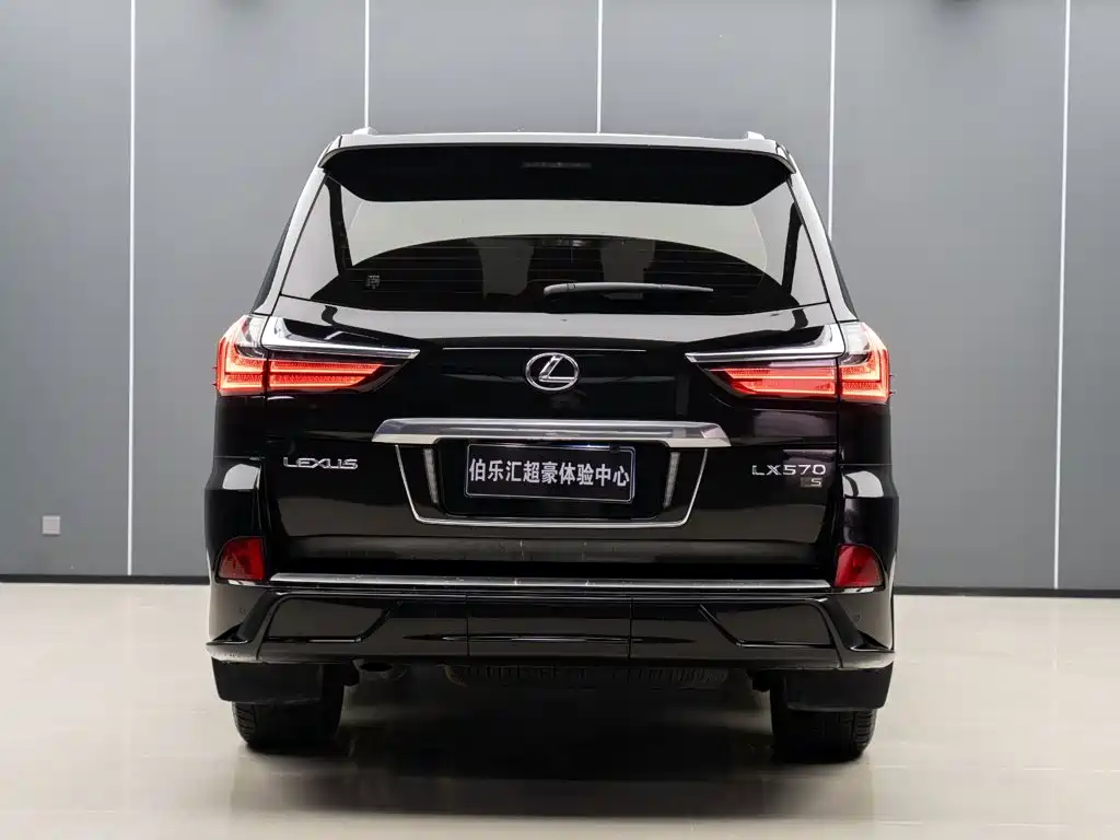 Lexus LX — миниатюра 7