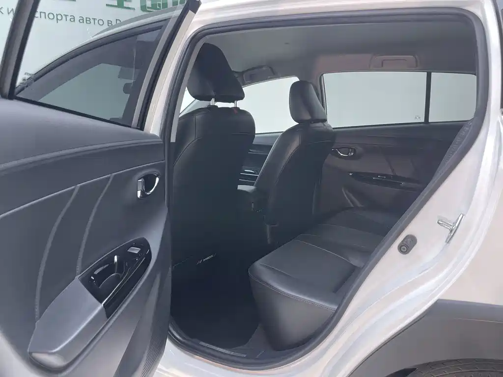 Toyota Yaris L — миниатюра 20