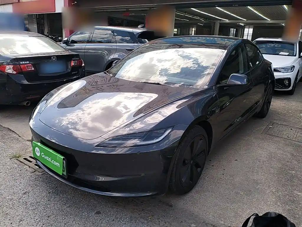 Tesla Model 3 — миниатюра 2