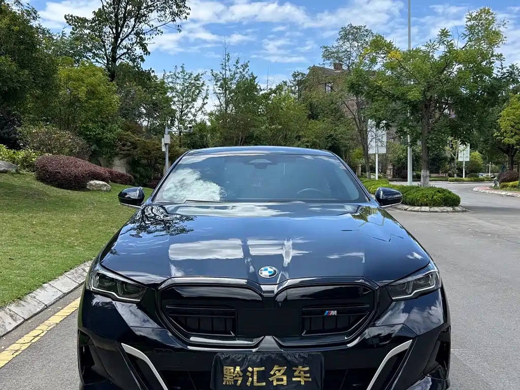 BMW 5 Series — миниатюра 2