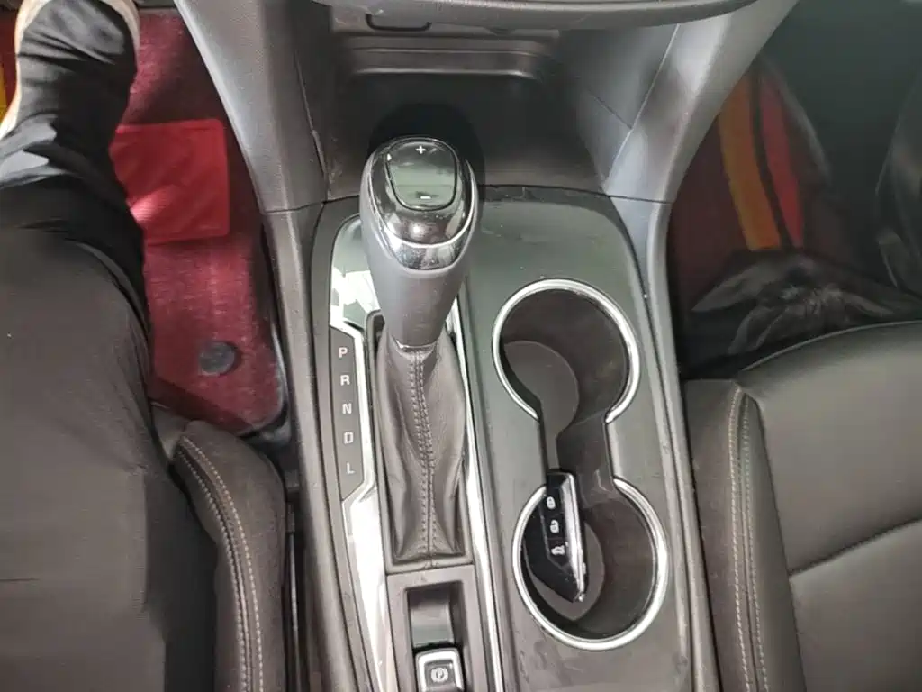 Chevrolet Equinox — миниатюра 14