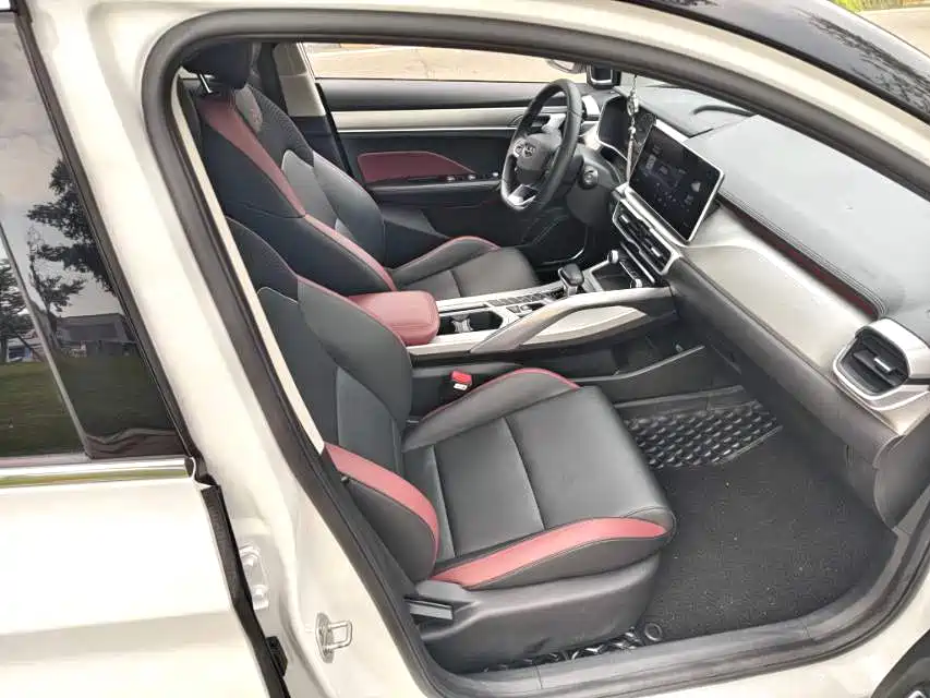 Geely Binyue — миниатюра 12