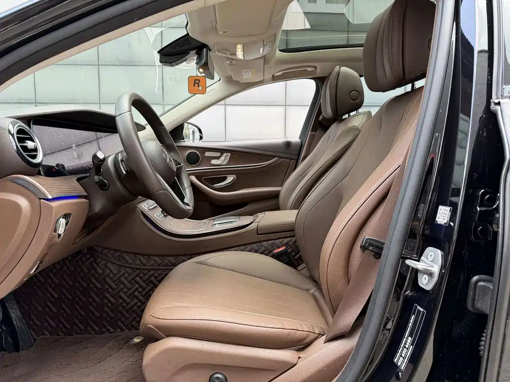 Mercedes-Benz E-Class — миниатюра 18