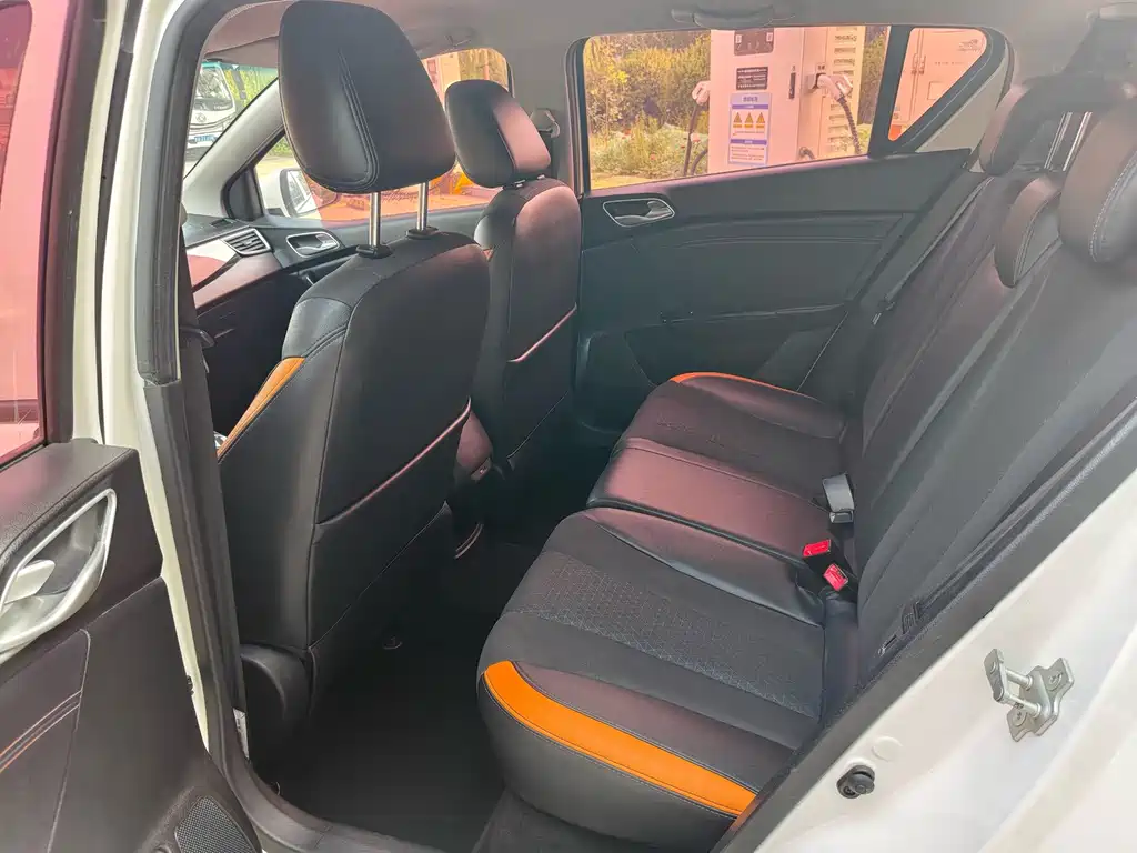 Baojun 310 — миниатюра 8