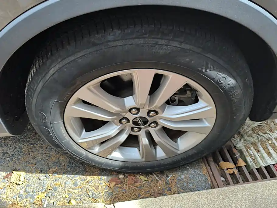 Lincoln MKX — миниатюра 6