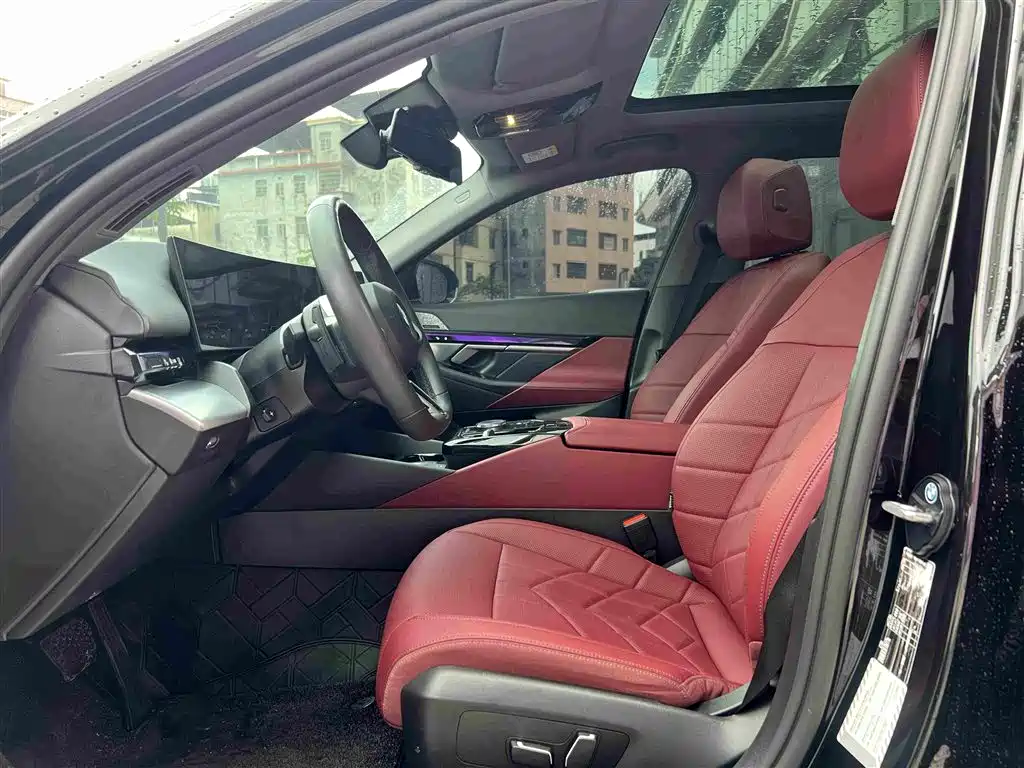 BMW 5 Series — миниатюра 7