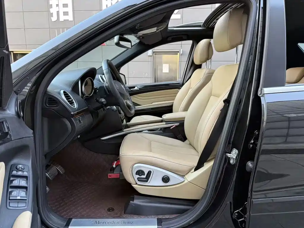 Mercedes-Benz M-Class — миниатюра 5