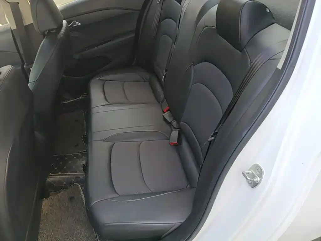 Chevrolet Cavalier — миниатюра 17