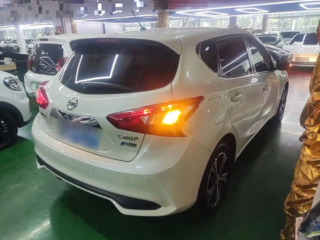 Nissan Tiida — миниатюра 7