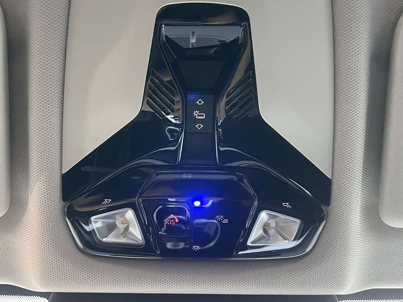 BMW X1 1.5 л 2024 г. Чёрный, пробег 24000 км