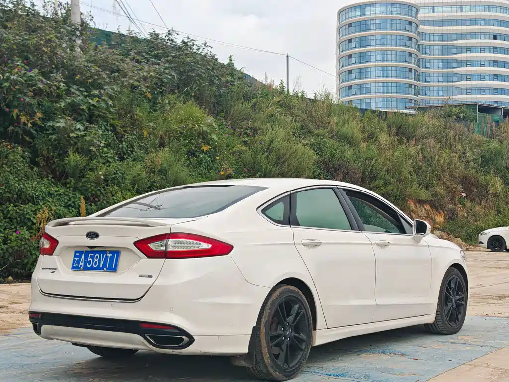 Ford Mondeo — миниатюра 9