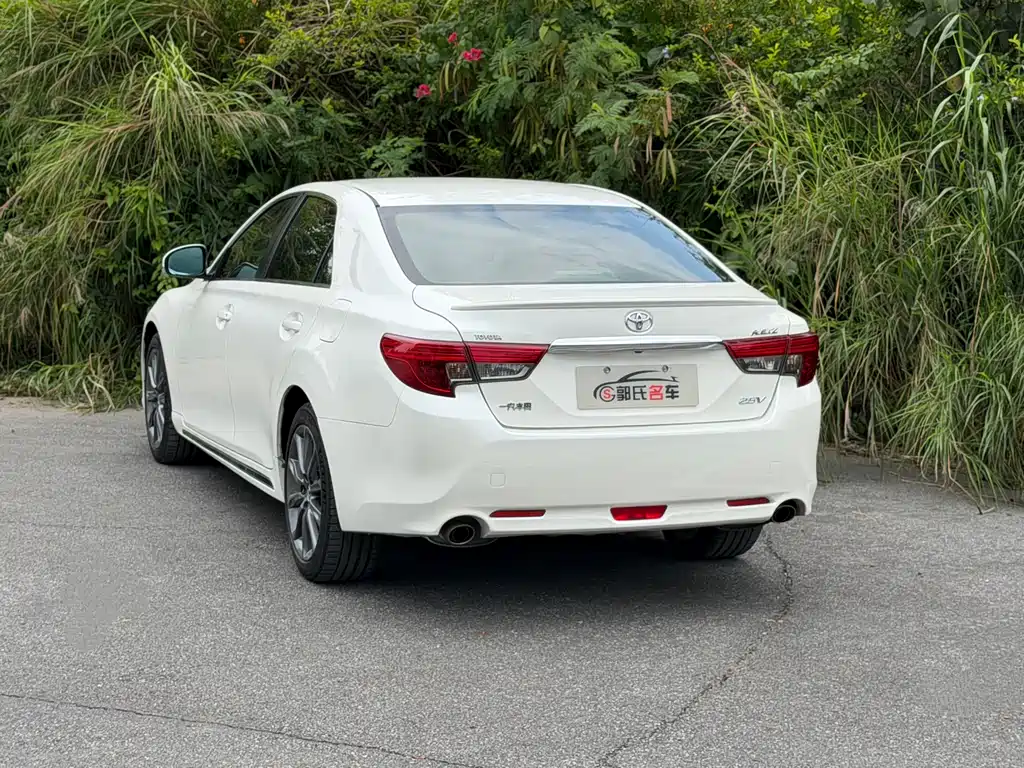 Toyota Reiz 2013 2.5V