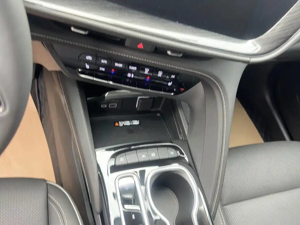 Buick Envision S — миниатюра 9