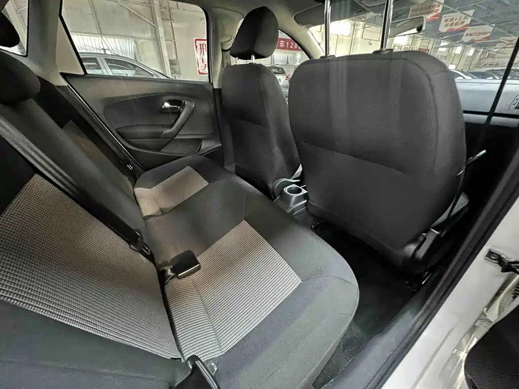 Volkswagen Polo — миниатюра 12