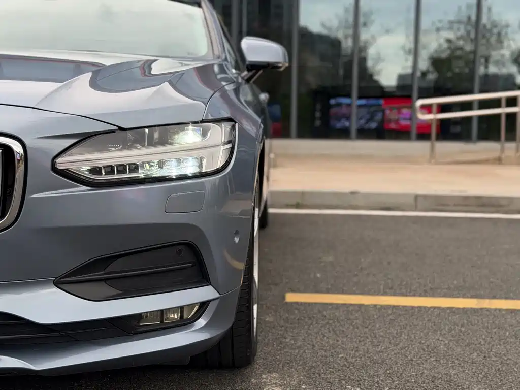 Volvo S90 — миниатюра 13