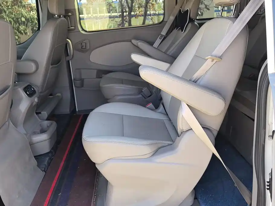 Ford Tourneo — миниатюра 11