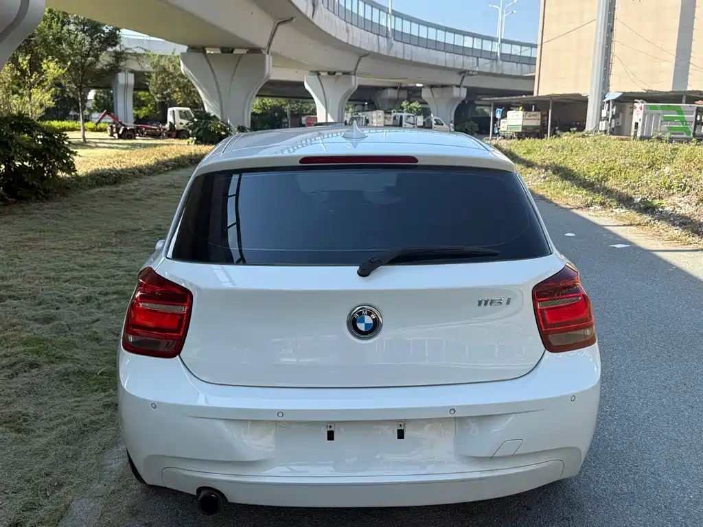 BMW 1 Series (Import) — миниатюра 6
