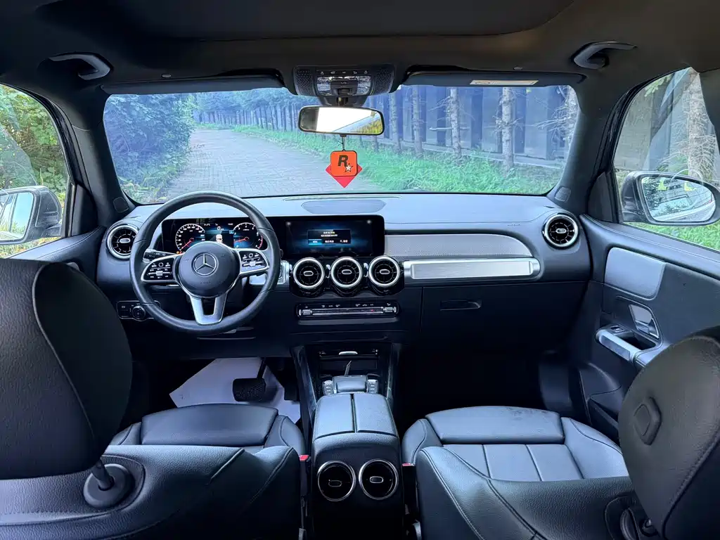 Mercedes-Benz GLB — миниатюра 8
