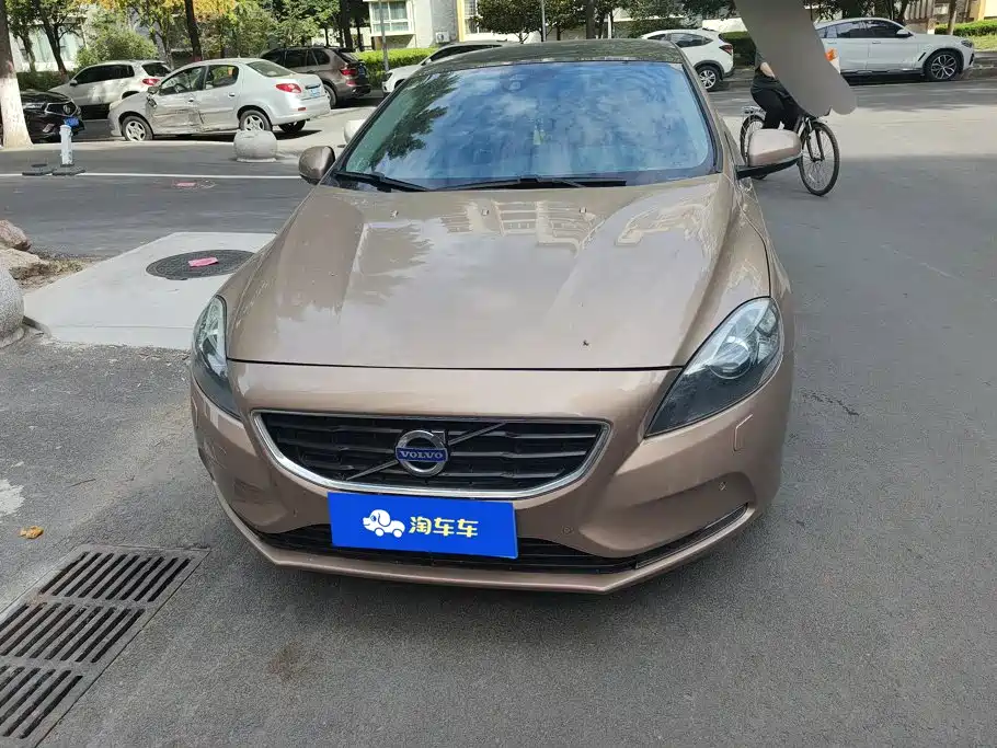 Volvo V40 — миниатюра 2