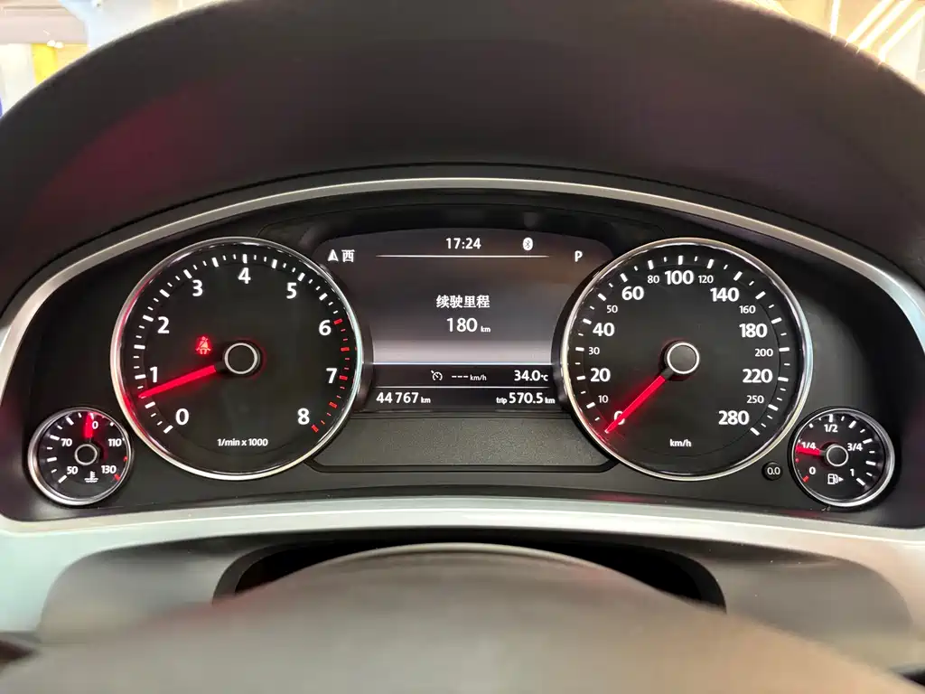 Volkswagen Touareg — миниатюра 23