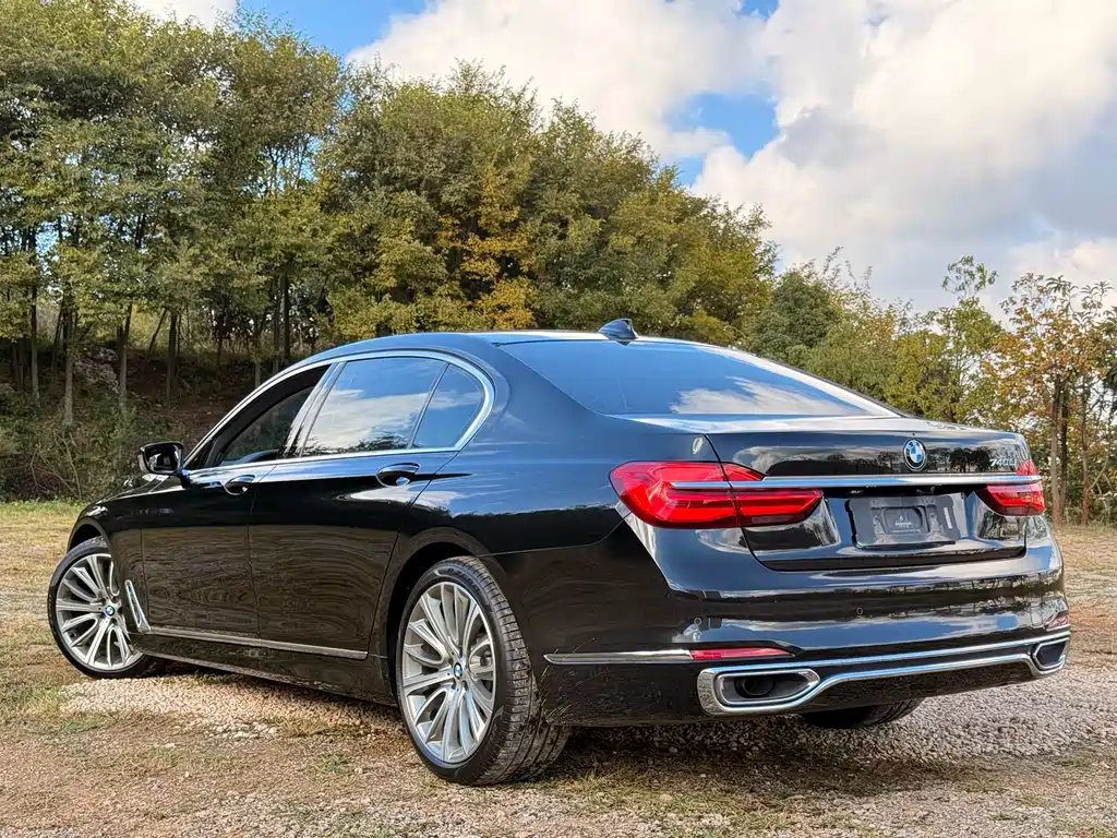 BMW 7 SERIES
