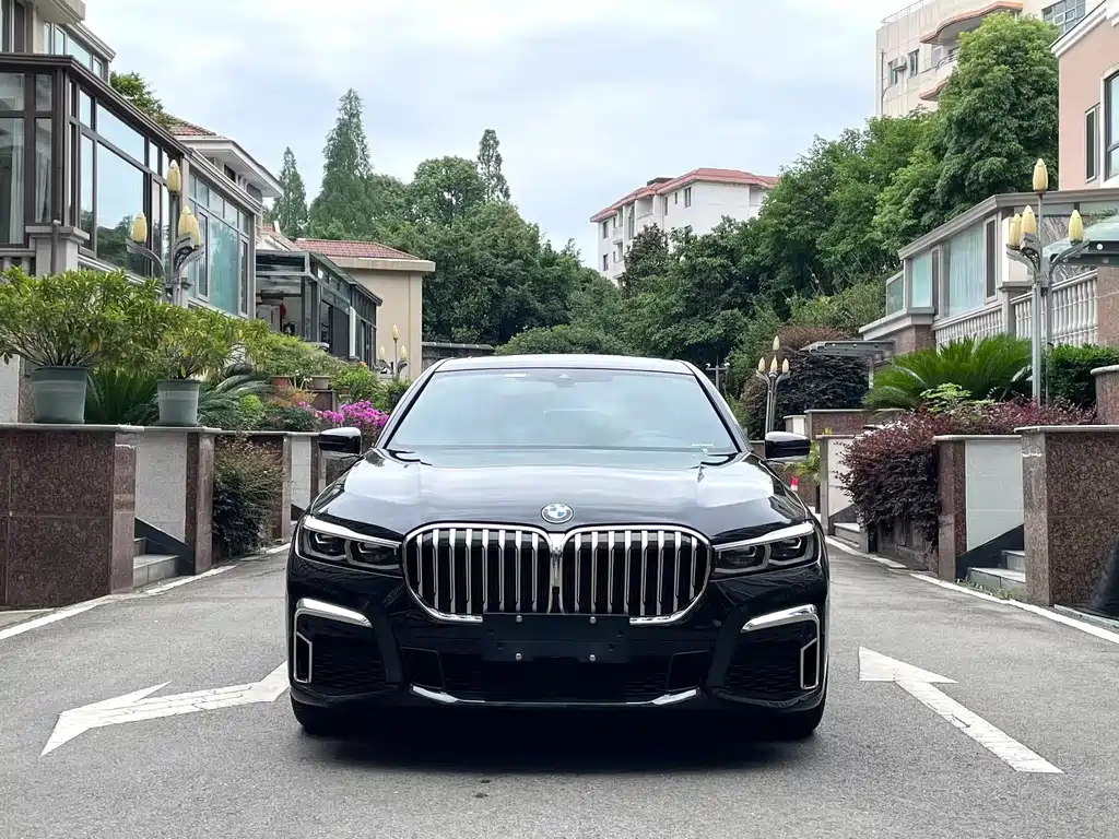 BMW 7 Series — миниатюра 2
