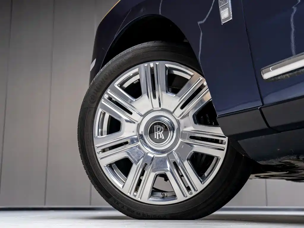 Rolls-Royce Cullinan — миниатюра 6