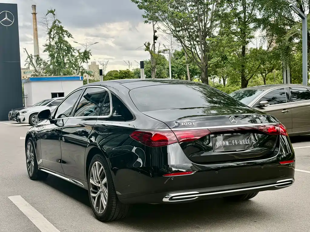 Mercedes-Benz E-Class E 2024 E 300 L Fashion
