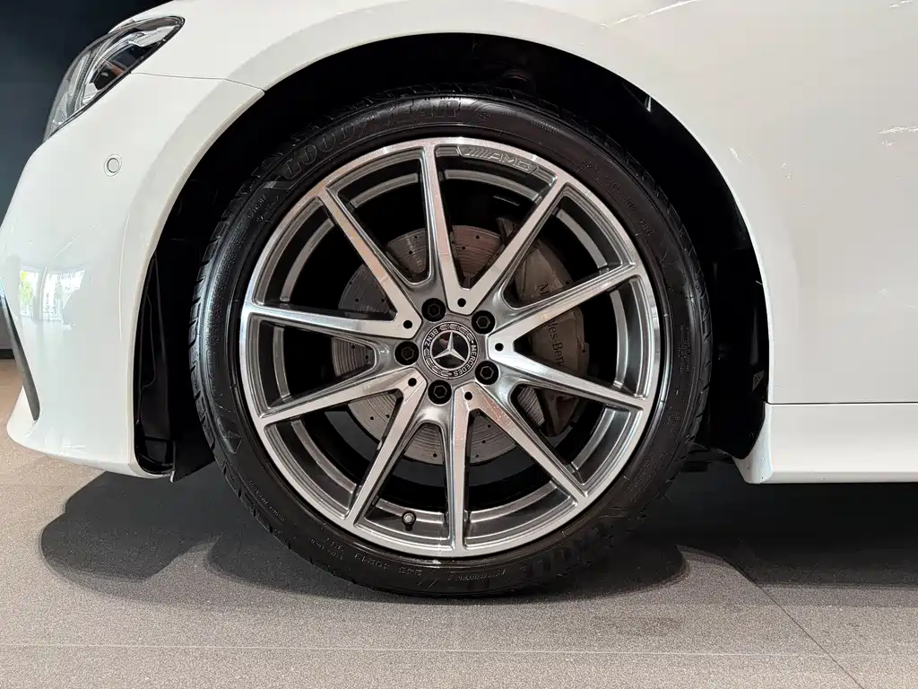 Mercedes-Benz E-Class (Import) — миниатюра 6