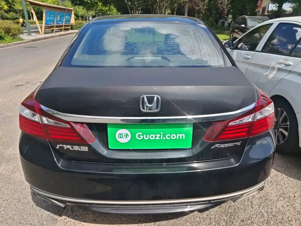 Honda Accord — миниатюра 6