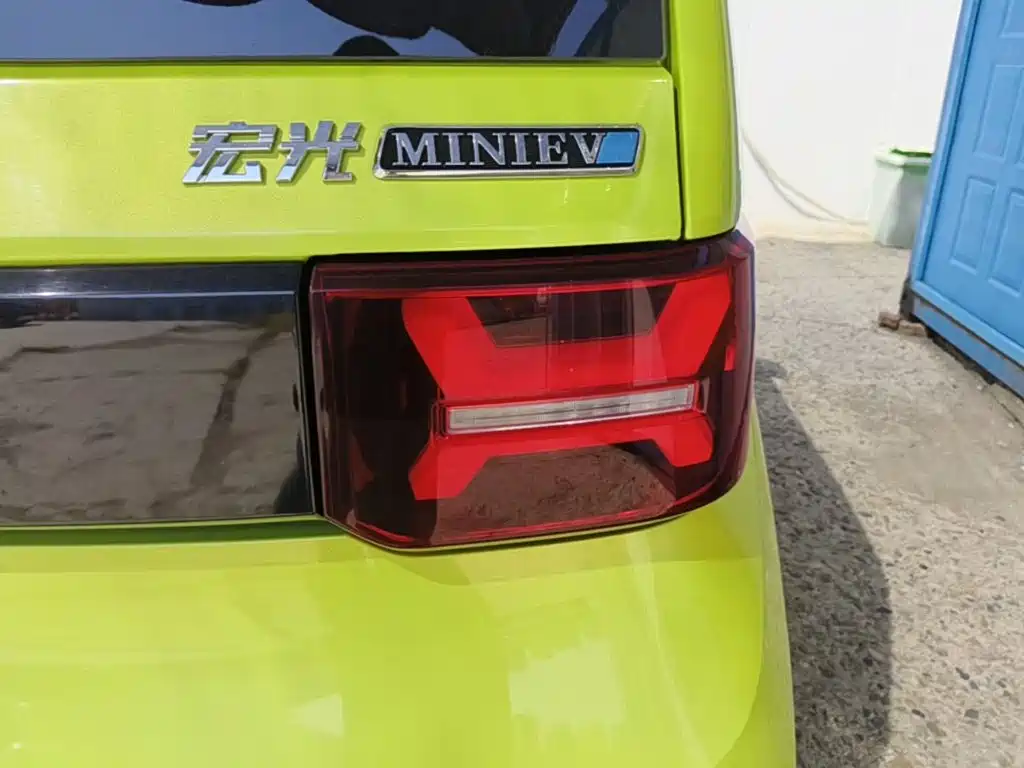 Wuling MINIEV — миниатюра 8