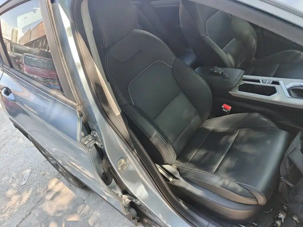 Geely Binyue — миниатюра 25
