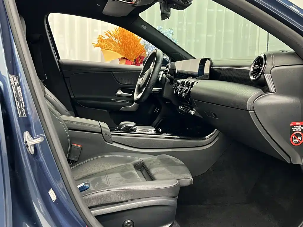 Mercedes-Benz A-Class — миниатюра 7