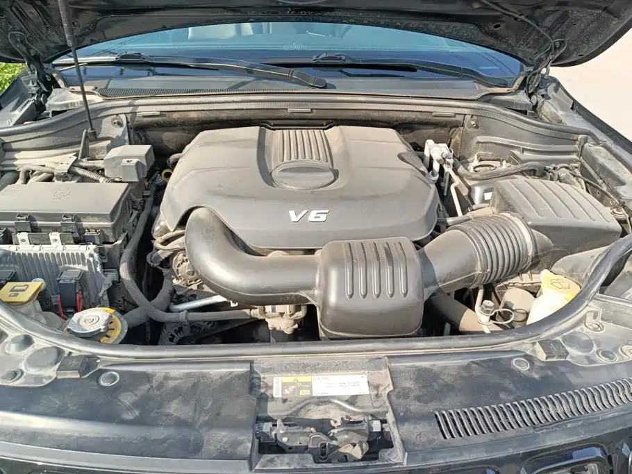 Jeep Grand Cherokee (Import) — миниатюра 10